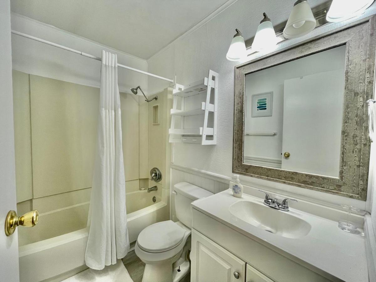 Lovely 2 Bedroom With Ocean View 304- 3rd Floor No Elevator Myrtle Beach