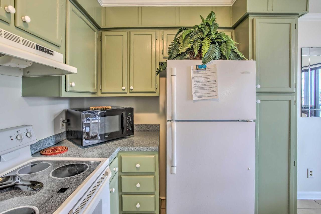 Cozy Myrtle Escape With Amenities!