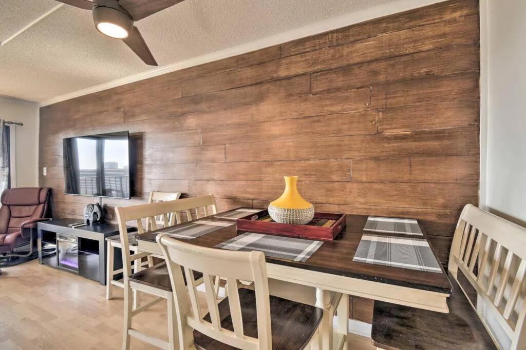 Coastal Escape Penthouse With Ocean Views Apartment