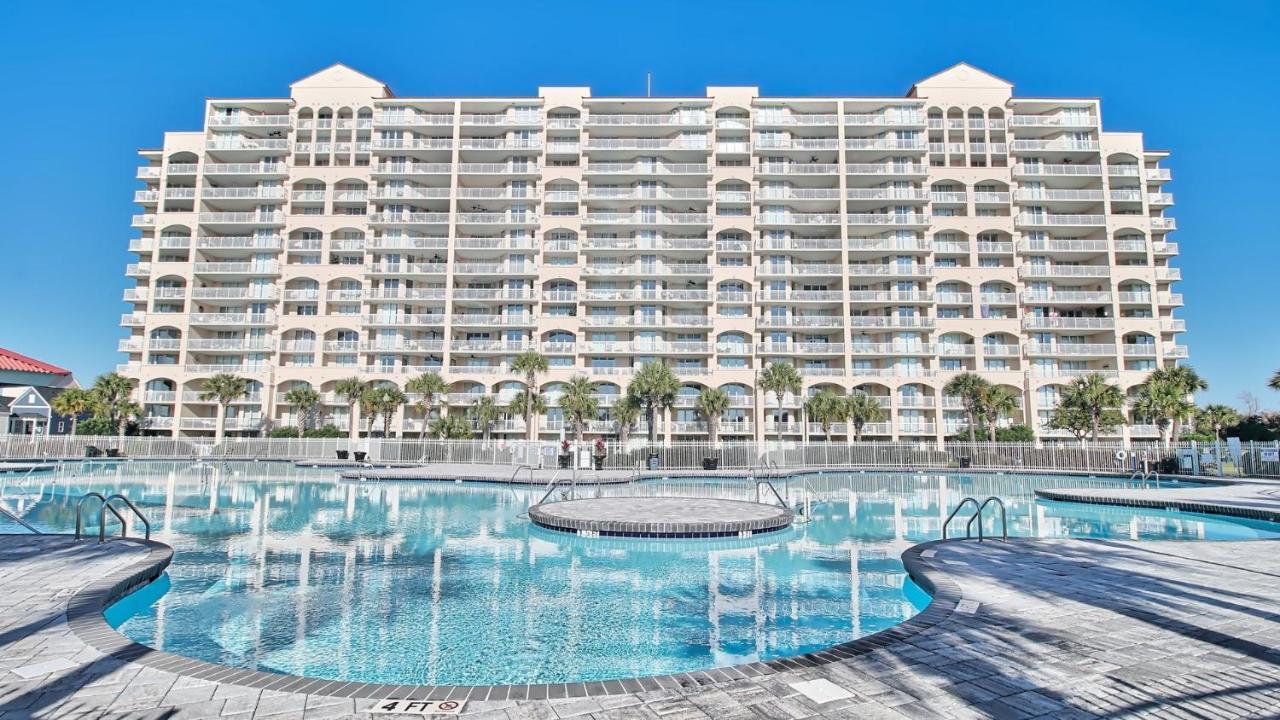 Apartment 401 North Tower *