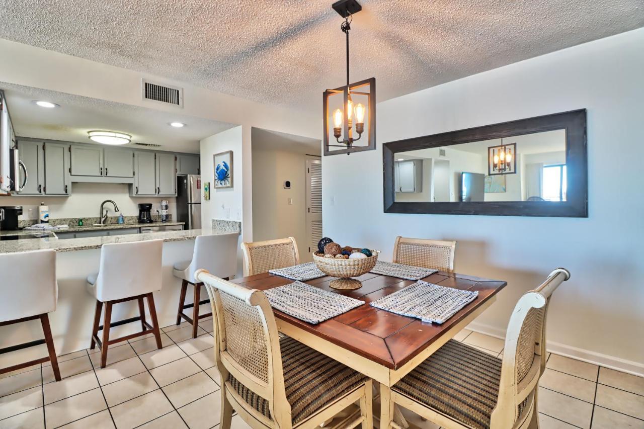 Direct Ocean Front 3br/2ba Dog Friendly Apartment *