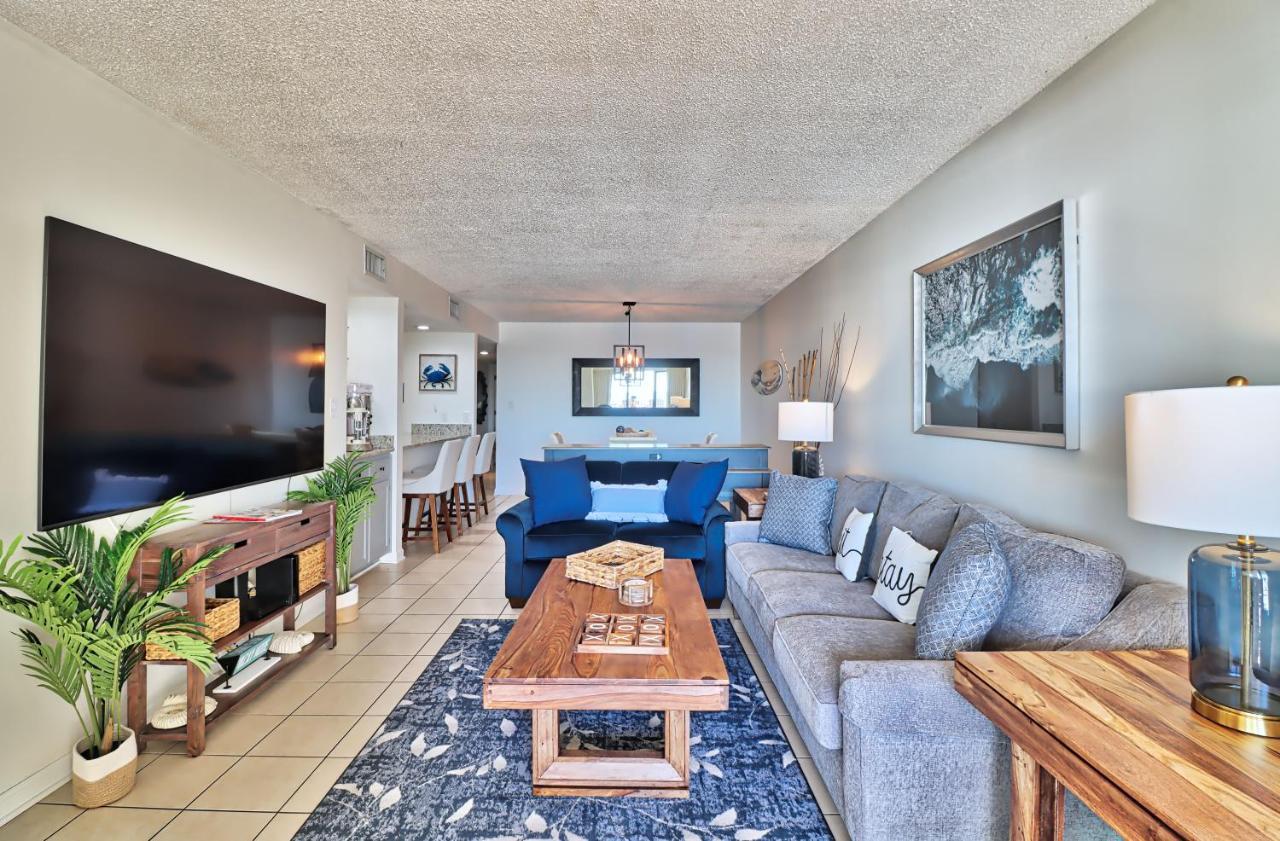 Direct Ocean Front 3br/2ba Dog Friendly Apartment