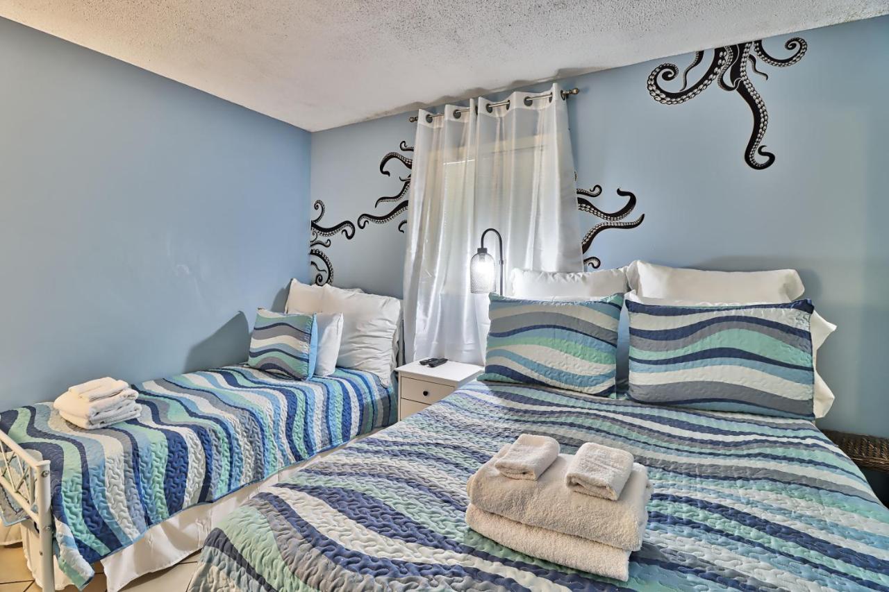 Direct Ocean Front 3br/2ba Dog Friendly Apartment