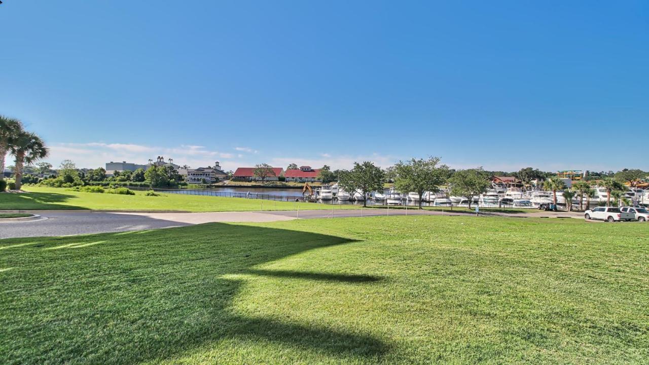 3205 Yacht Club