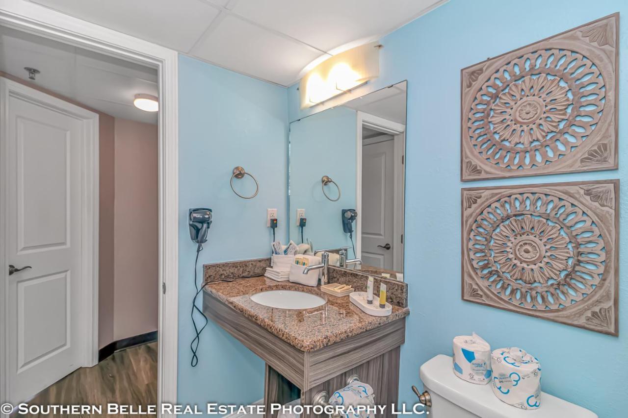 Ocean View Double With Beautiful Decor And Accents Caravelle 1504 Sleeps 6 Guests Holiday home