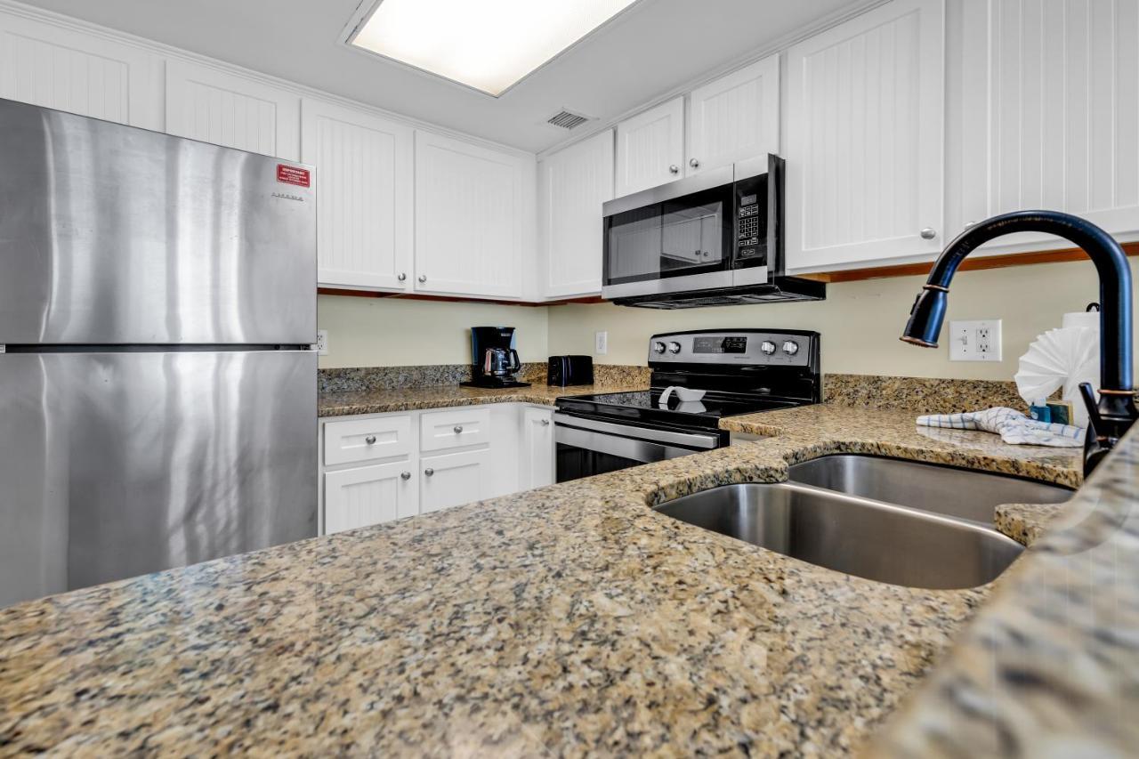Apartment Hosteeva 2-br Oceanfront Views W Pool Atlantica Towers *