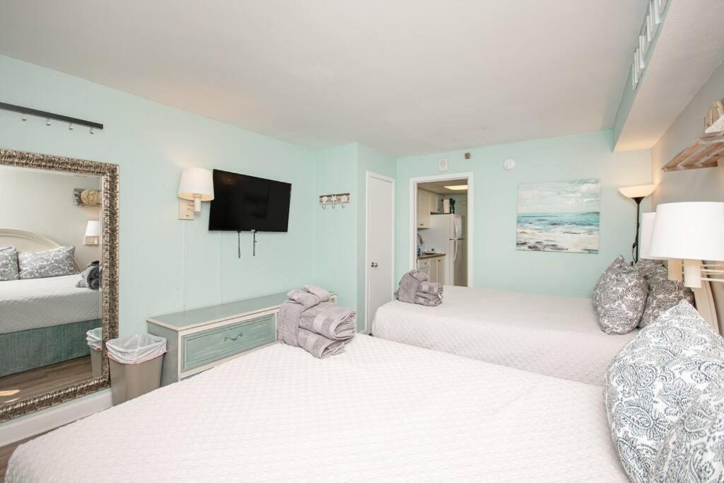 :) Water Front Retreat - Sleeps 8 Myrtle Beach
