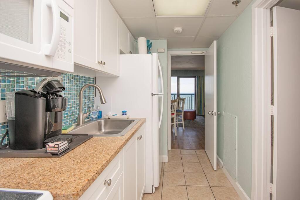 :) Water Front Retreat - Sleeps 8