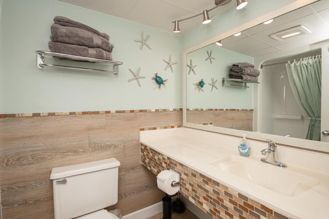 :) Water Front Retreat - Sleeps 8 Myrtle Beach