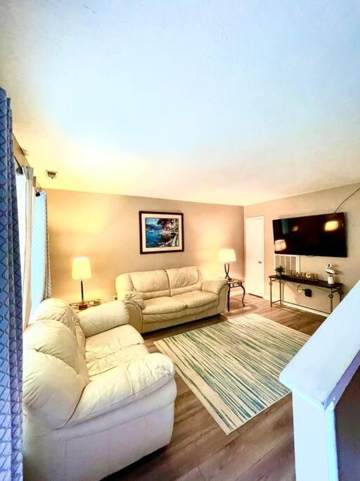 Pink Flamingo/walk To W/ King Bedroom Holiday home *