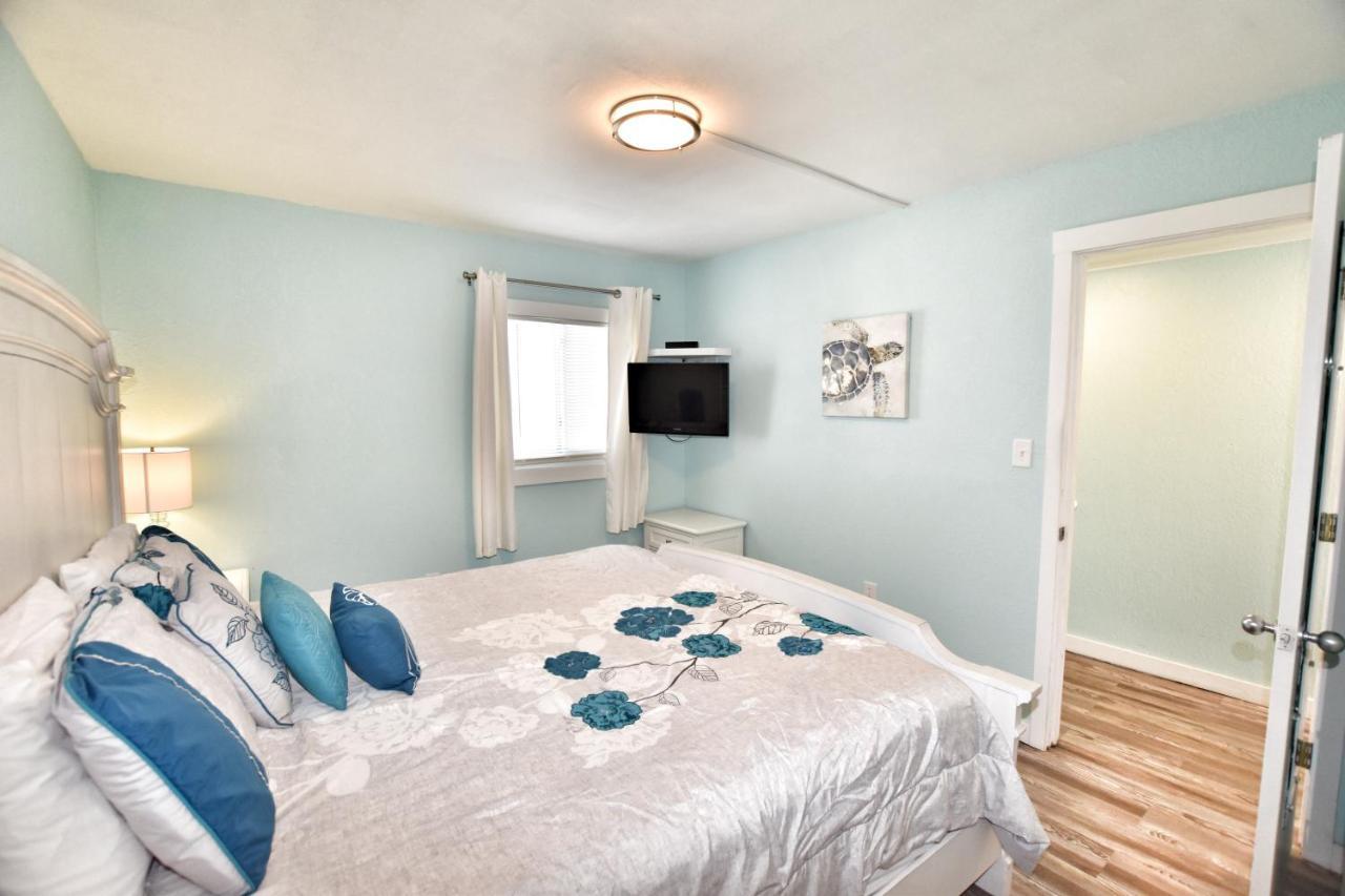 1108 Waters Edge Apartment