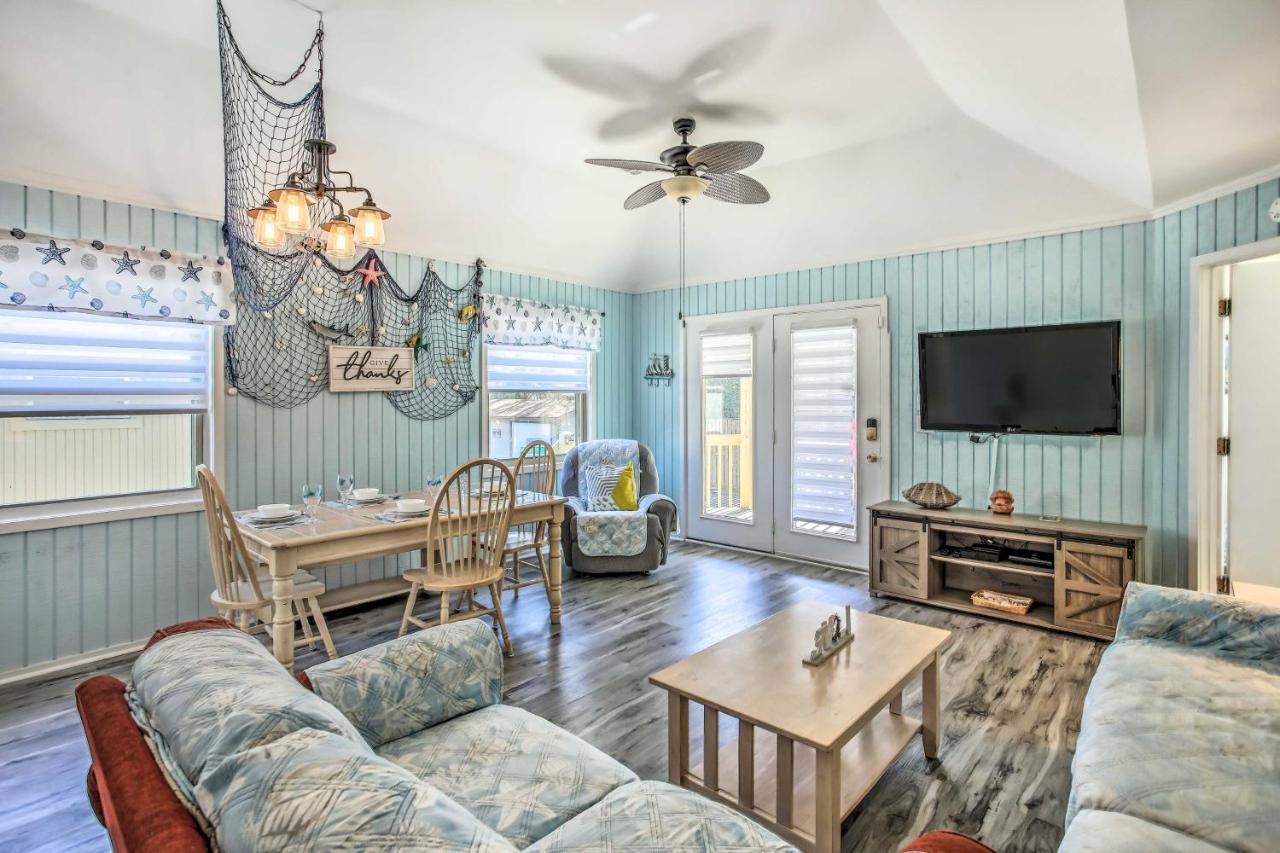 Myrtle Cottage, Walk To Pools And Beach! Holiday home Myrtle Beach