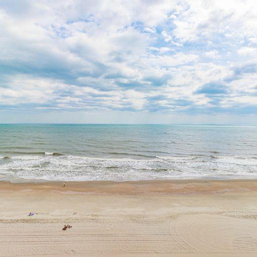 Recently Updated Oceanfront Studio- Sea Mist 20807