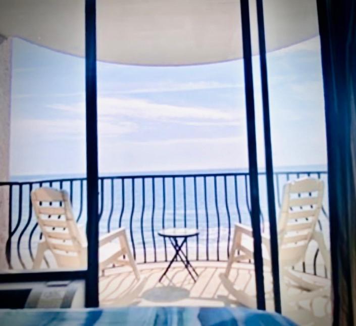 Aparthotel Ocean Front 53 Steps
