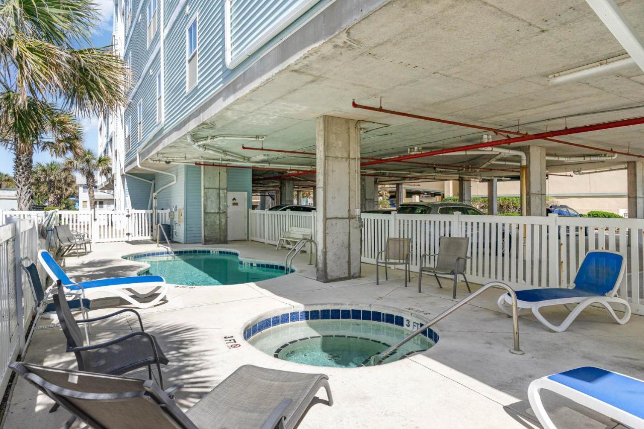 Spacious Penthouse Ocean Front 7 Bedroom - Ambassador Unit 401