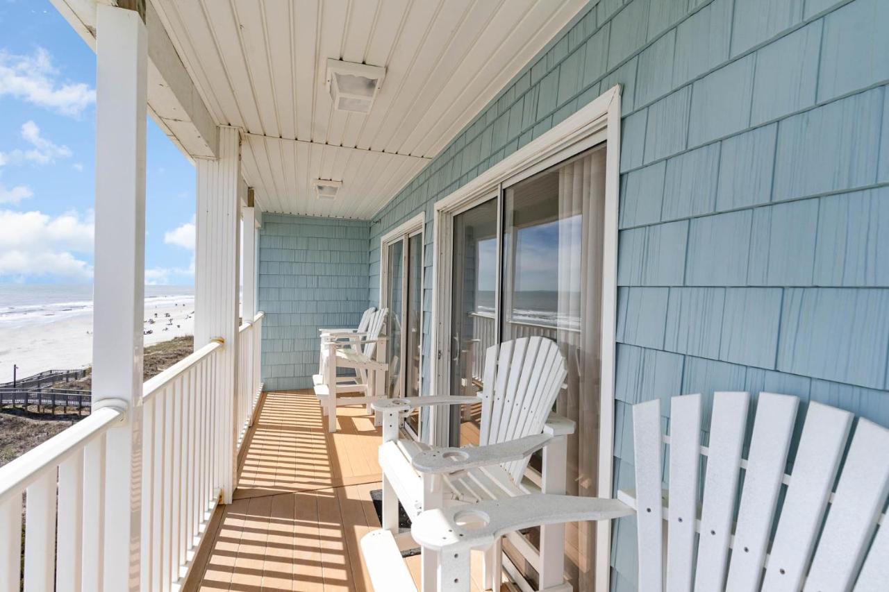 Spacious Penthouse Ocean Front 7 Bedroom - Ambassador Unit 401 Holiday home *