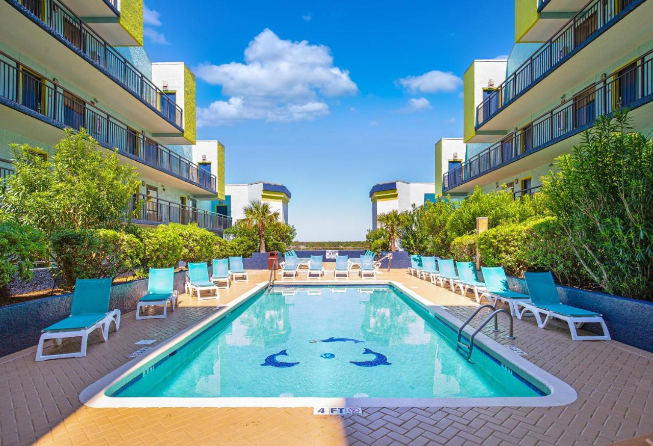 Resort Monterey Bay 3*