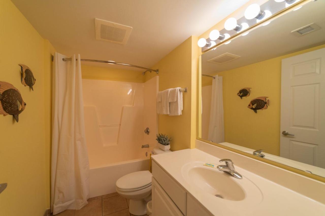 Malibu Pointe Club 606 - Across The Street From The Ocean! Sleeps 12 Guests! *