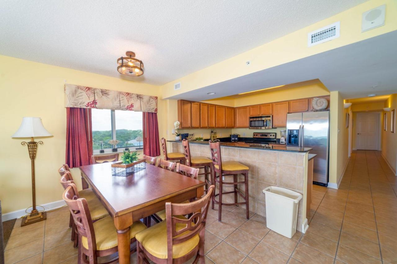 Malibu Pointe Club 606 - Across The Street From The Ocean! Sleeps 12 Guests! *