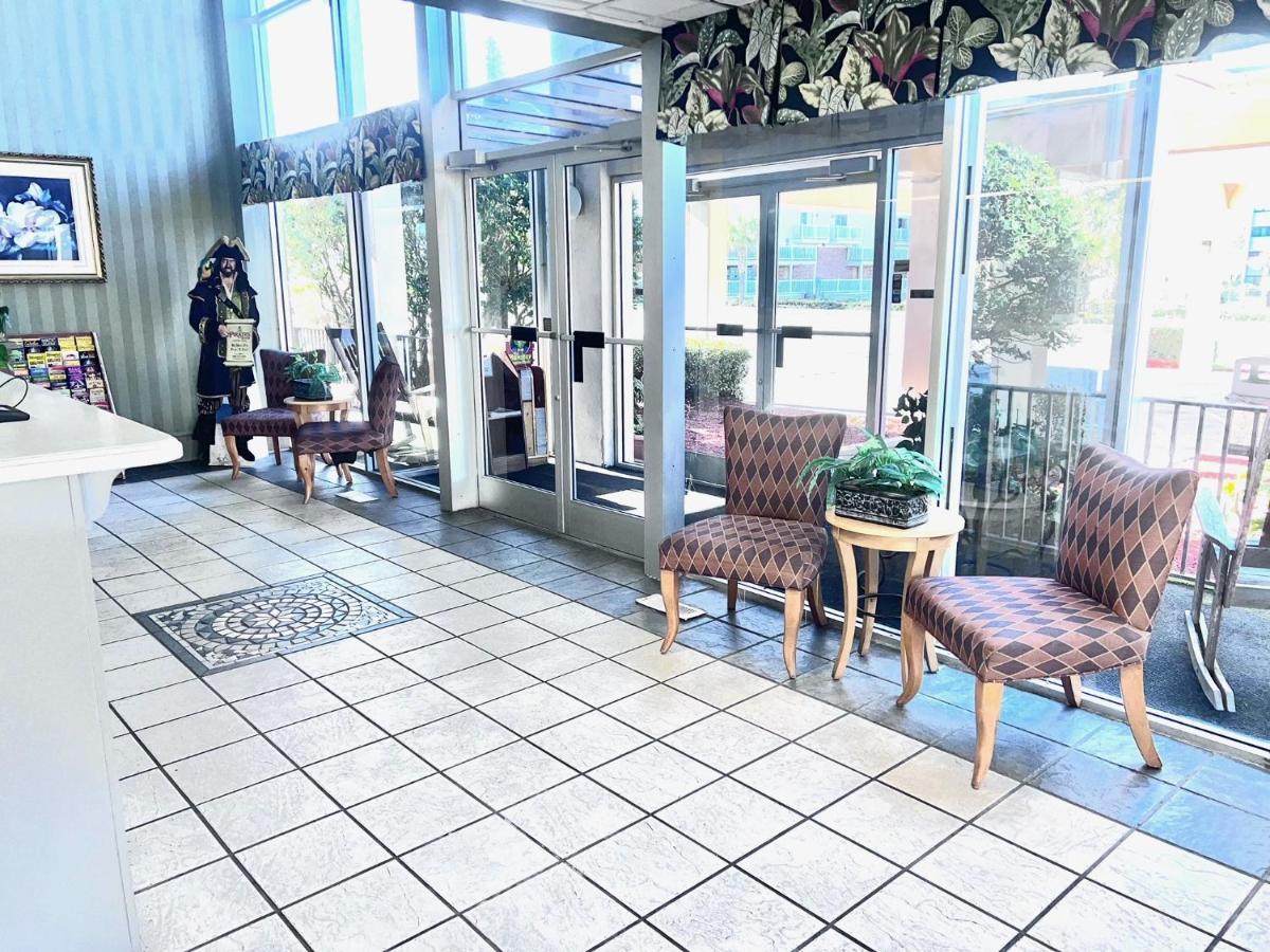 Ocean Crest And Motel 2*