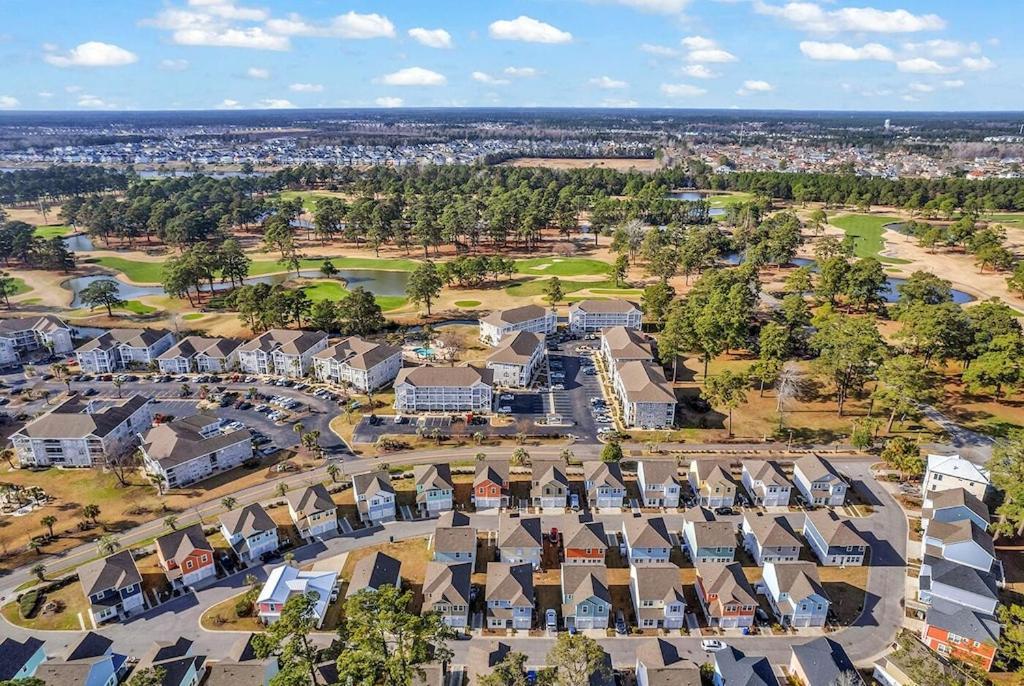 Myrtle Central: & Entertainment Hub Holiday home