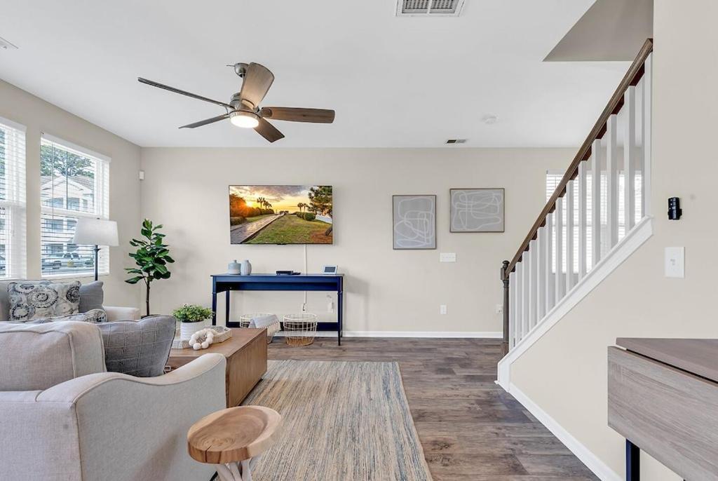 Myrtle Central: & Entertainment Hub Holiday home