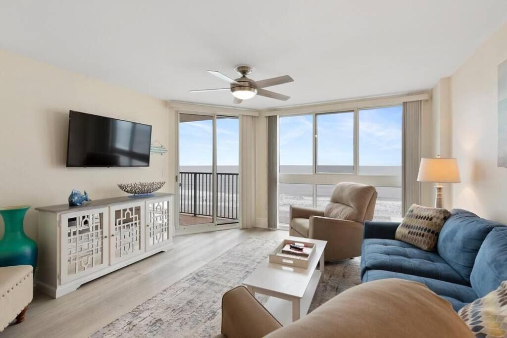 Pinnacle Oceanfront: Newly Updated With Enclosed Pool * Myrtle Beach