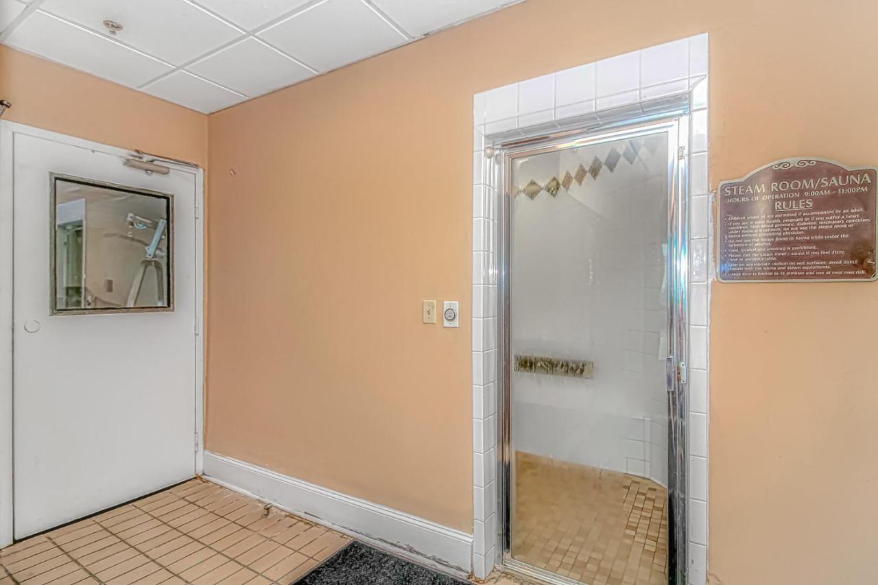 Stunning Ocean View 2 Bedroom Condo- Nicely Updated & Sleeps 6! Palace Unit 408