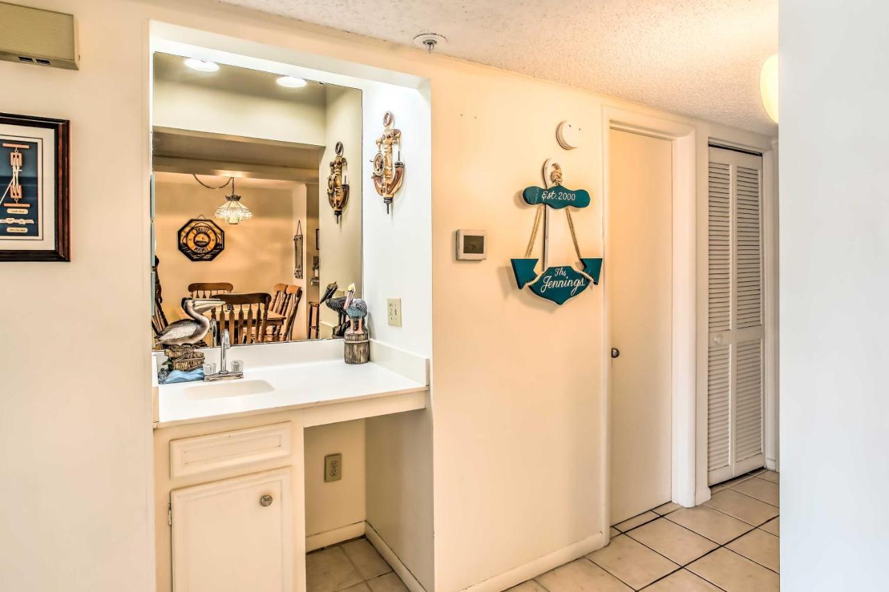 Apartment With Pool And Access About 1 Mi To Pier!