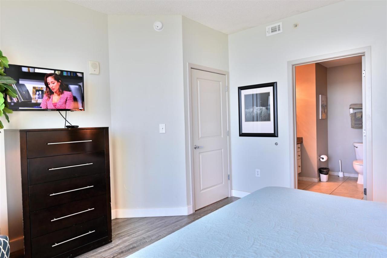 Huge Ocean Front Condo, Amazing Views Apartment *