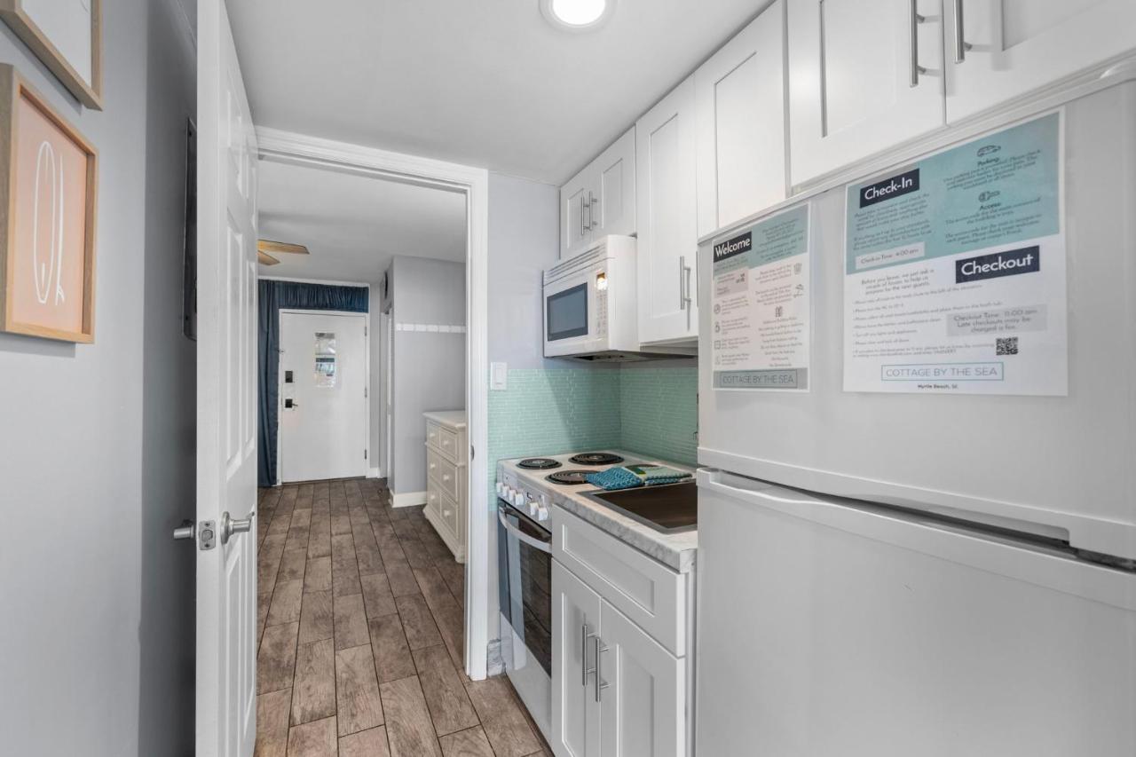 Apartment By The Sea! Renovated With Ocean Views! *