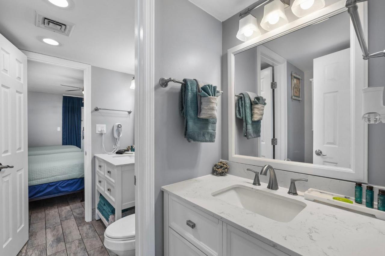 By The Sea! Renovated With Ocean Views! Myrtle Beach