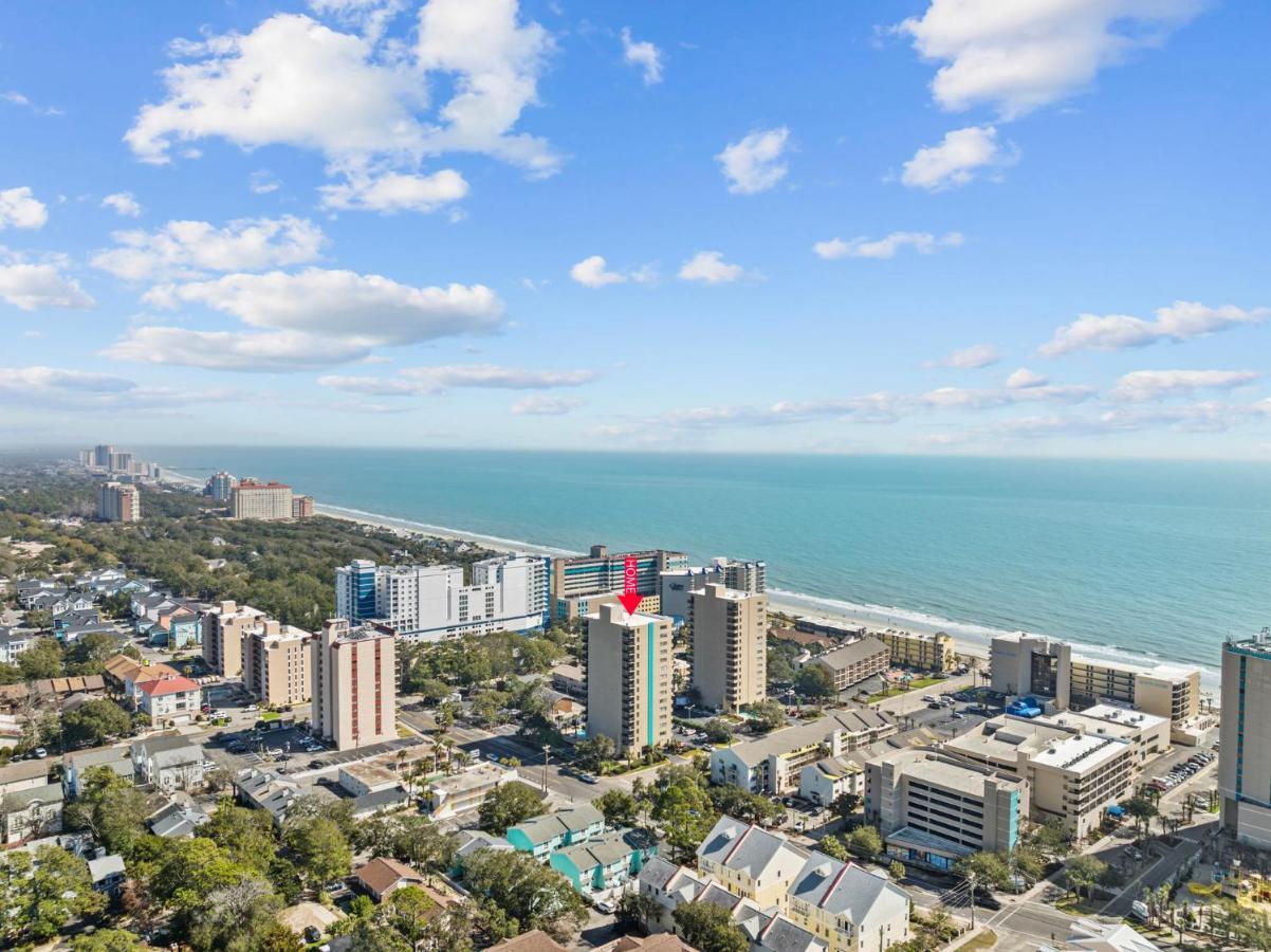 By The Sea! Renovated With Ocean Views! Apartment *