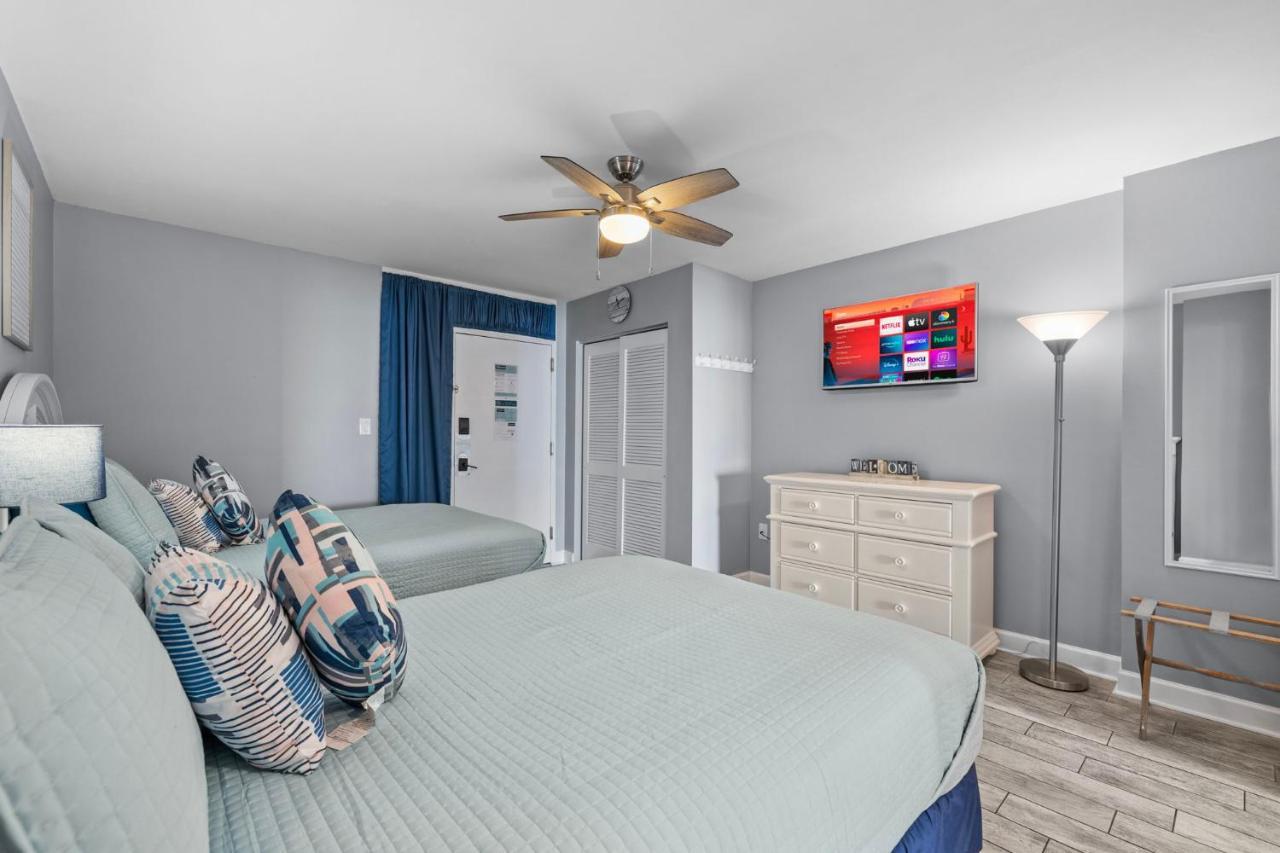 By The Sea! Renovated With Ocean Views! Apartment *