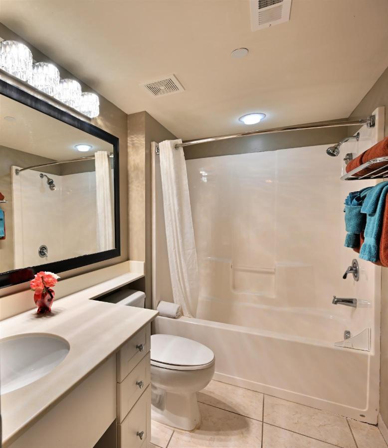 Luxury 2 Beds 2 Bath Ocean Front Aparthotel *