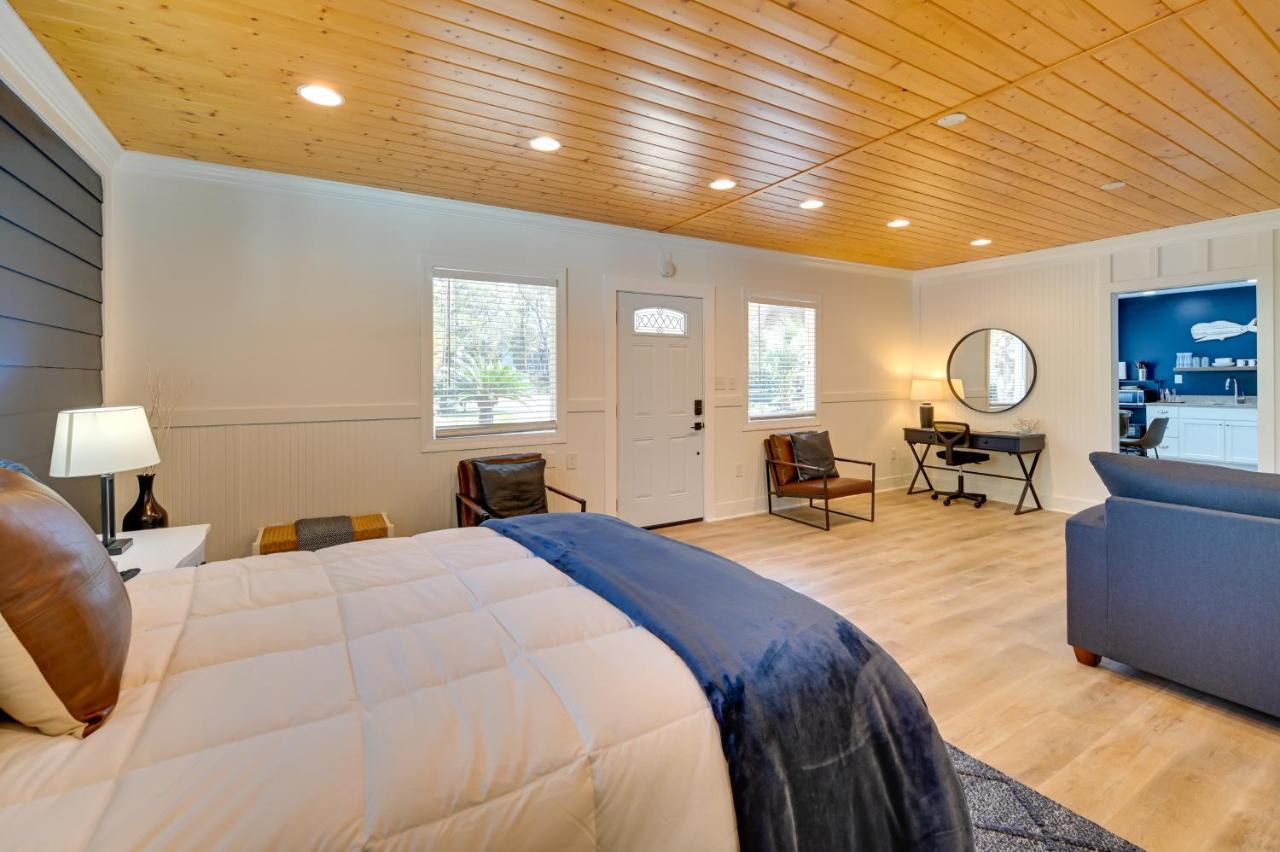 Apartment Chic Near Huntington State Park