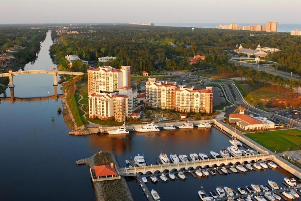 Luxury 2 Bedroom Waterfront Mi 7th Floor