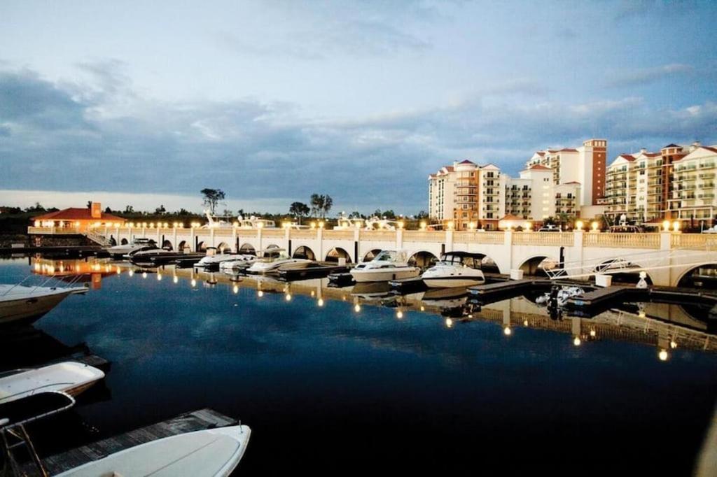 Luxury 2 Bedroom Waterfront Mi 7th Floor