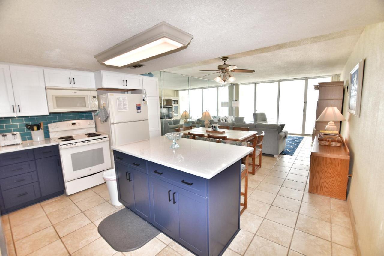 0612 Waters Edge Apartment