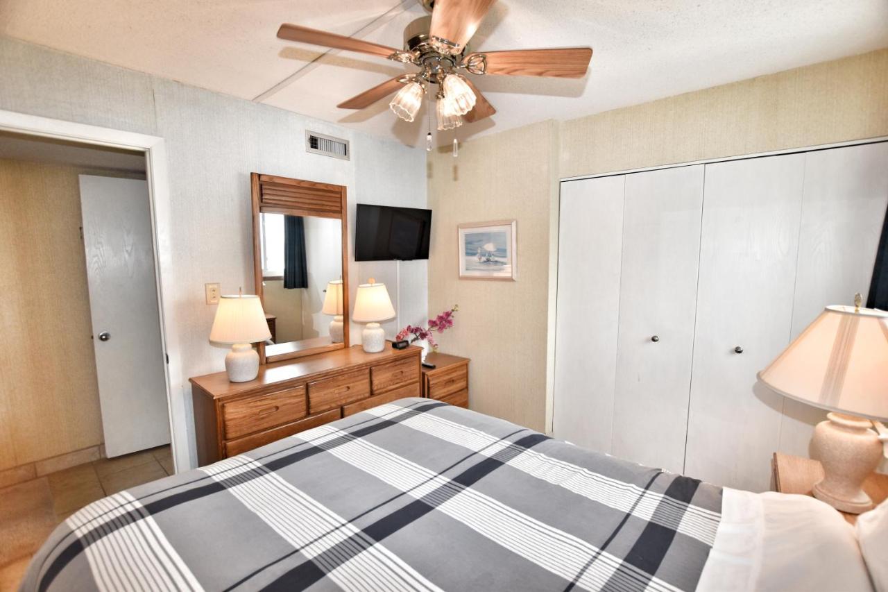 0612 Waters Edge Apartment