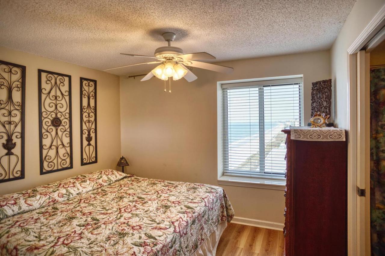 Apartment Crescent Shores S 1512
