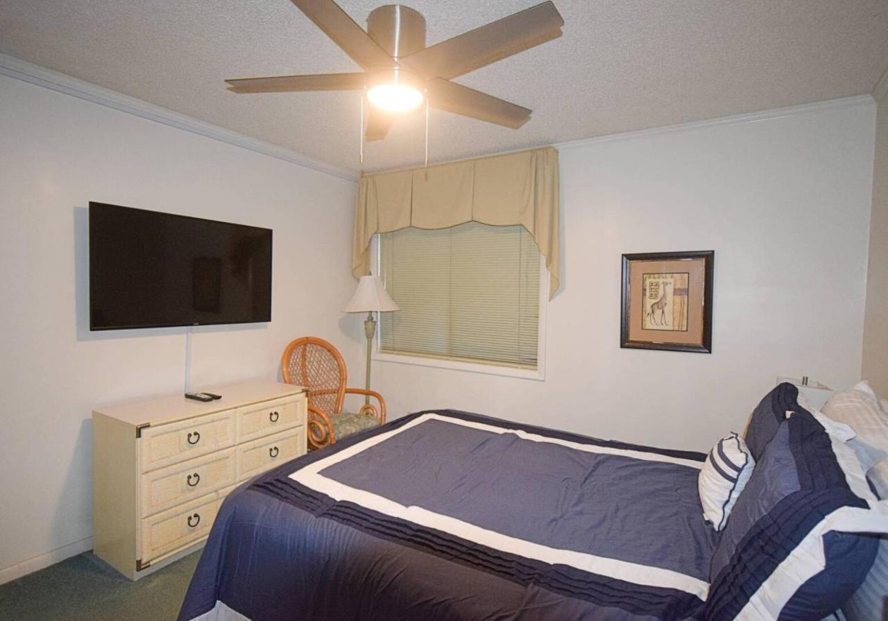 Apartment Tilghman And Racquet Club 209 *