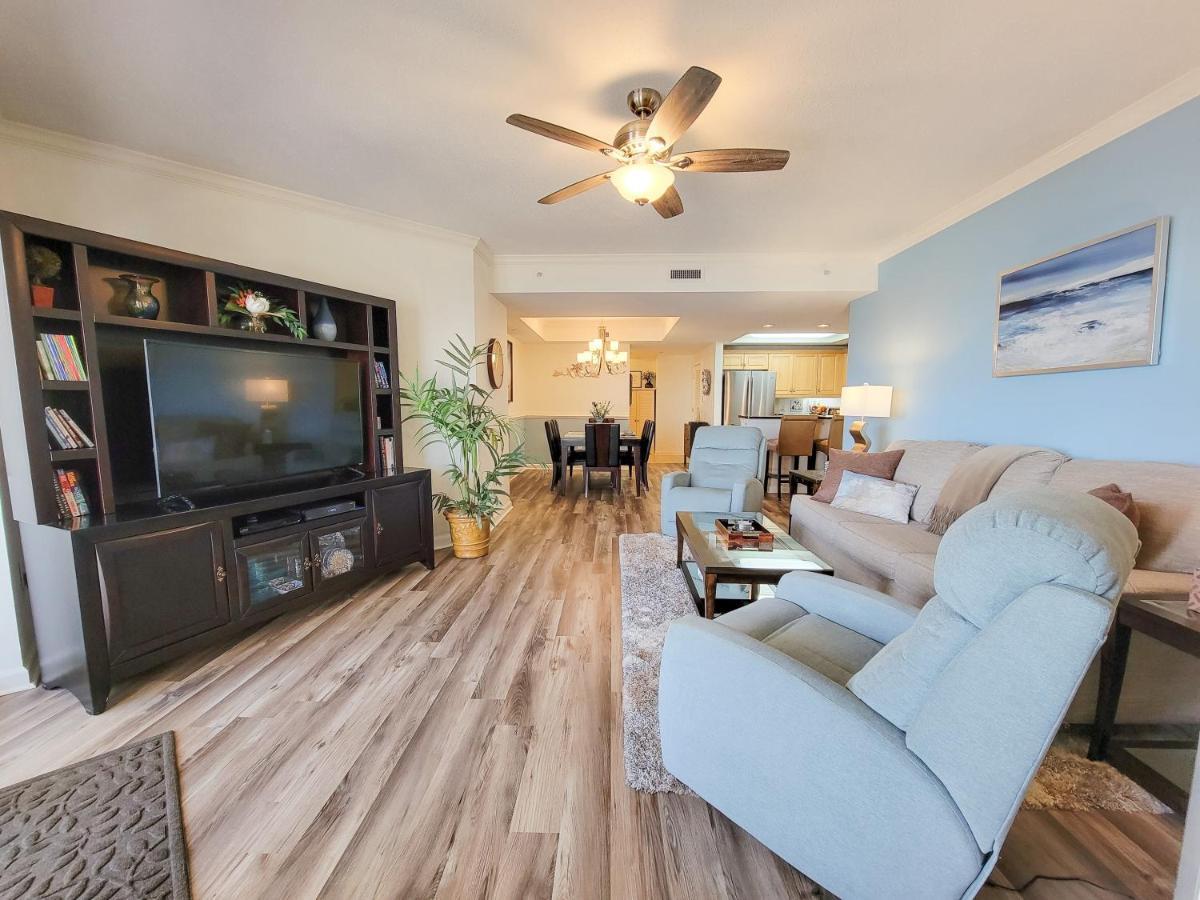 2307 Royale Palms *