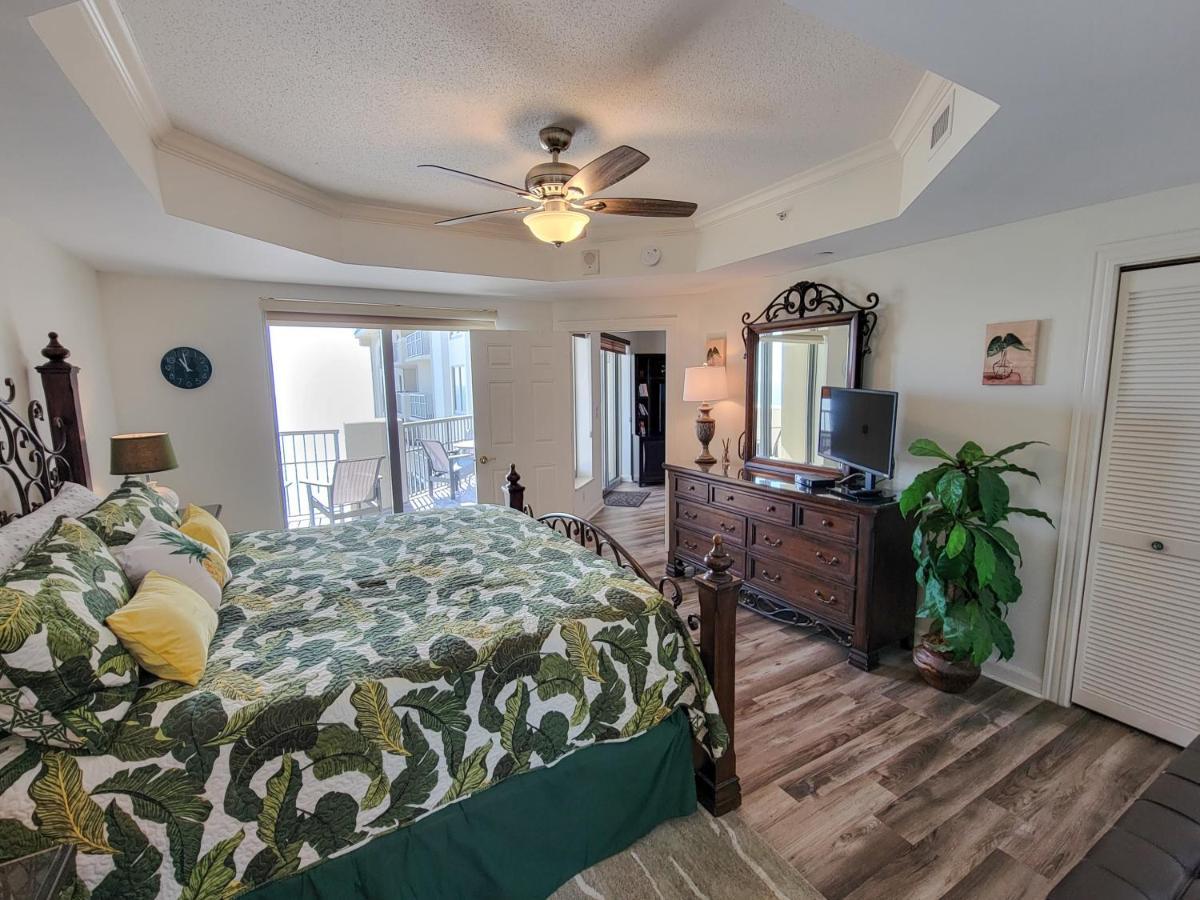 2307 Royale Palms *
