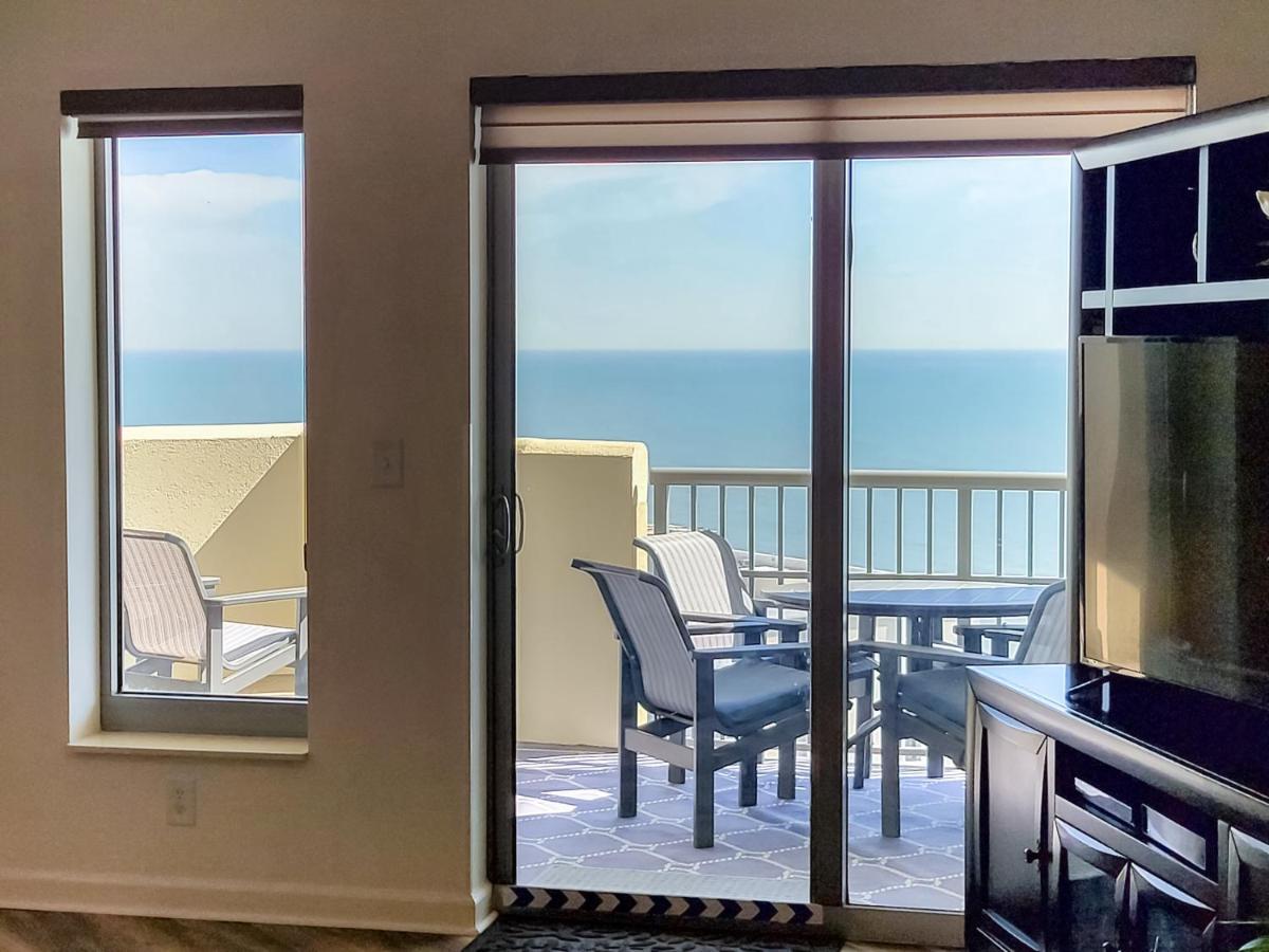 2307 Royale Palms Apartment