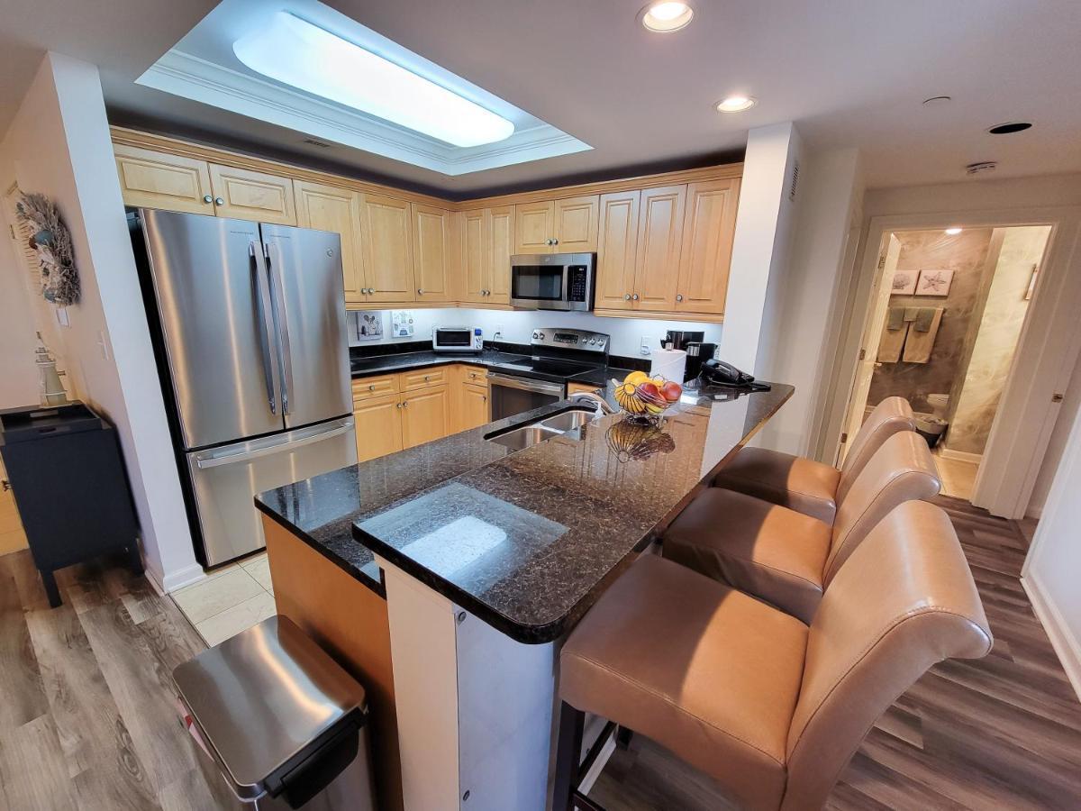 2307 Royale Palms Apartment *