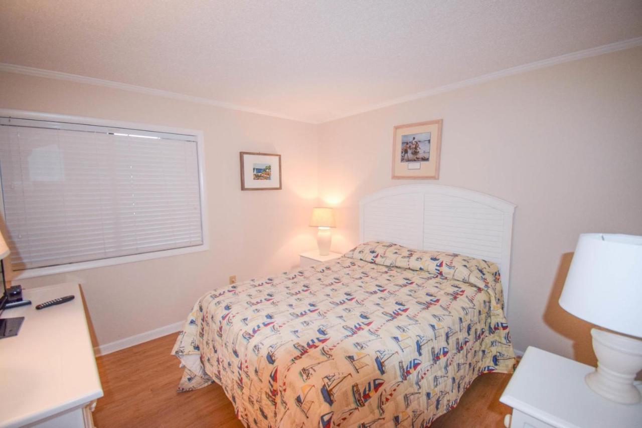 Tilghman And Racquet Club 207