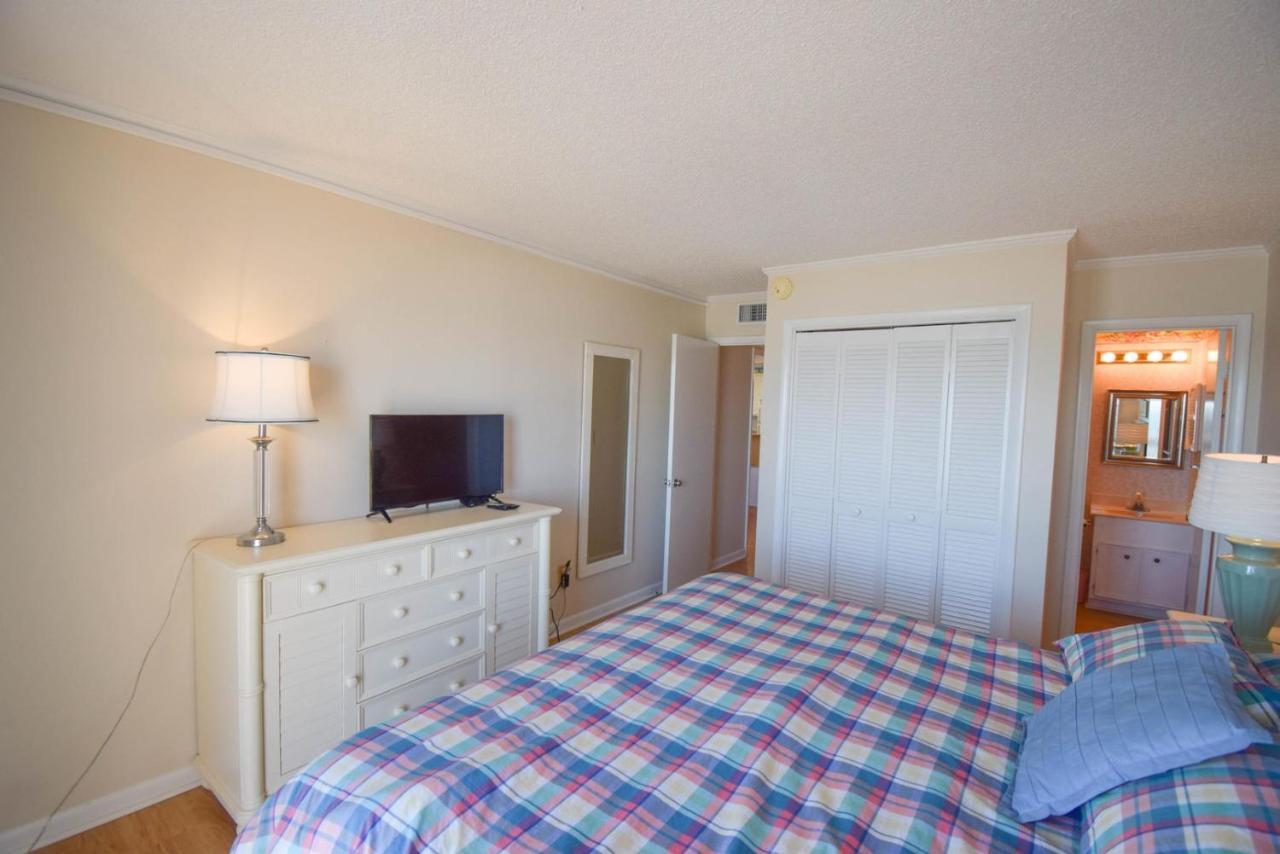 Apartment Tilghman And Racquet Club 207