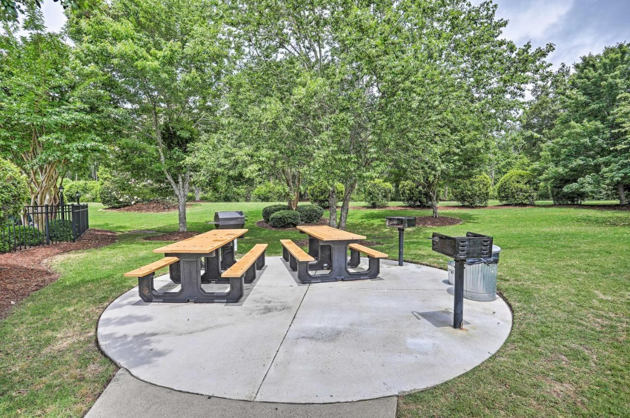 Golf With Pool In North Myrtle Beach! Apartment