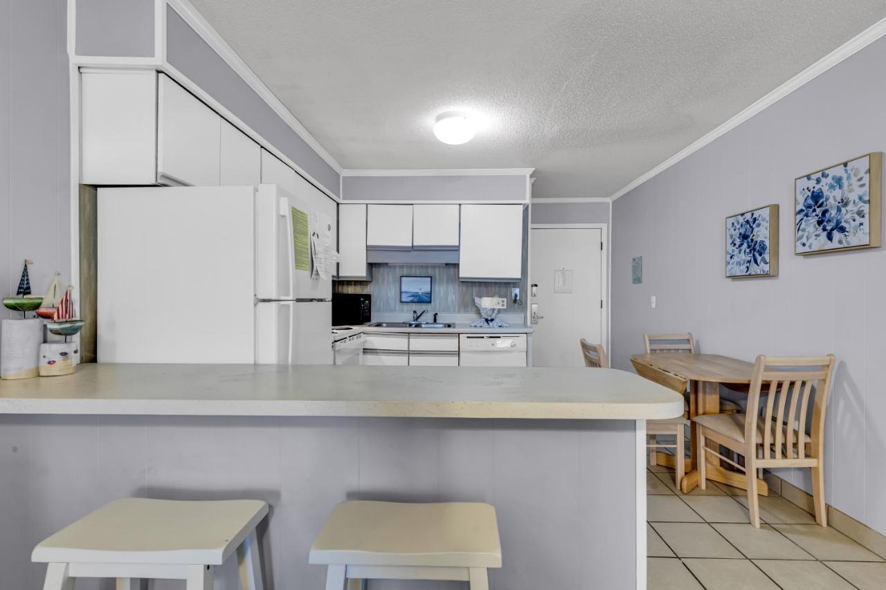Walking Distance To The Ocean Forest Apartment